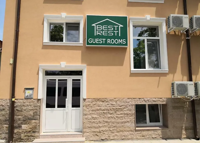 Guest house: Best Rest Guest Rooms