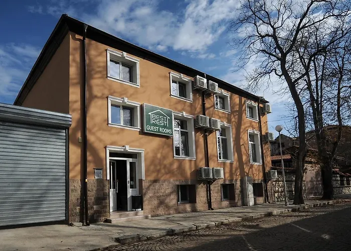 Guest house: Best Rest Guest Rooms